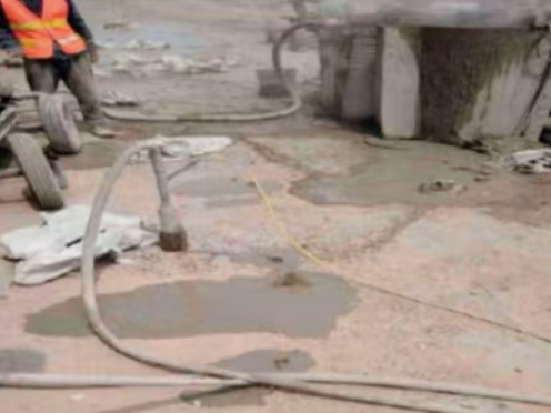 杂多水泥混凝土路面板底注浆技术 路面脱空注浆整治方案